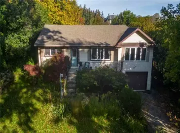 Ancaster, ON L9H5E3, 3 Bedrooms Bedrooms, ,1 BathroomBathrooms,Single Family,For Sale,H4177297