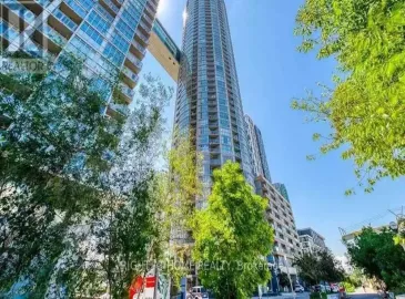 21 Iceboat Terrace, Toronto, Ontario M5V4A9, 2 Bedrooms Bedrooms, ,1 BathroomBathrooms,Single Family,For Sale,Iceboat,C7276018