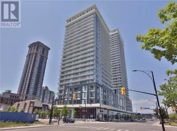 365 Prince Of Wales Drive, Mississauga, Ontario L5B0G6, 2 Bedrooms Bedrooms, ,1 BathroomBathrooms,Single Family,For Lease,Prince Of Wales,W7276372