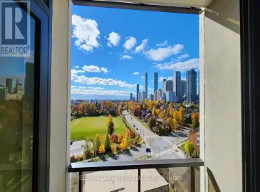 36 Elm Drive, Mississauga, ON L5B1L9, 2 Bedrooms Bedrooms, ,2 BathroomsBathrooms,Single Family,For Lease,Elm,W7277966