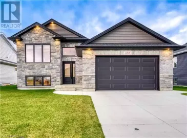 102 PHIBBS Street, Lambton Shores, Ontario N0N1J0, 5 Bedrooms Bedrooms, ,3 BathroomsBathrooms,Single Family,For Lease,PHIBBS,40474264