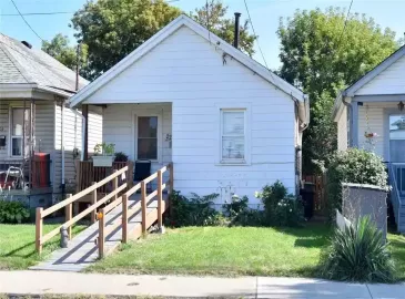 Hamilton, ON L8H3M3, 2 Bedrooms Bedrooms, ,1 BathroomBathrooms,Single Family,For Sale,H4175418 Hamilton, ON L8H3M3, 2 Bedrooms Bedrooms, ,1 BathroomBathrooms,Single Family,For Sale,H4175418