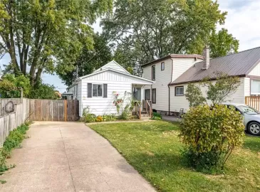 St. Catharines, ON L2S1C2, 2 Bedrooms Bedrooms, ,1 BathroomBathrooms,Single Family,For Sale,H4176511