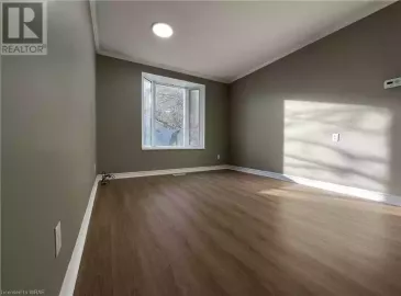 93 ROBERTS Crescent, Kitchener, ON N2E1A6, 2 Bedrooms Bedrooms, ,1 BathroomBathrooms,Single Family,For Lease,ROBERTS,40510007