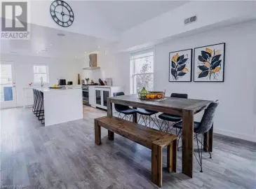 26 DUKE Street, St. Catharines, ON L2R5W3, 3 Bedrooms Bedrooms, ,2 BathroomsBathrooms,Single Family,For Lease,DUKE,40510711