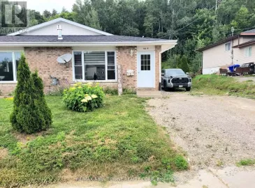164B Ottawa, Elliot Lake, Ontario P5A2N7, 4 Bedrooms Bedrooms, ,1 BathroomBathrooms,Single Family,For Sale,Ottawa,X7010492 164B Ottawa, Elliot Lake, Ontario P5A2N7, 4 Bedrooms Bedrooms, ,1 BathroomBathrooms,Single Family,For Sale,Ottawa,X7010492
