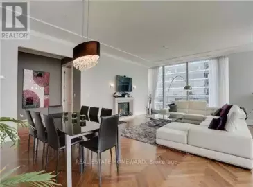 183 Wellington Street, Toronto, ON M5V0A1, 2 Bedrooms Bedrooms, ,3 BathroomsBathrooms,Single Family,For Lease,Wellington,C7282868
