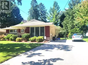 170 GATEWOOD Road, Kitchener, ON N2M4E4, 6 Bedrooms Bedrooms, ,2 BathroomsBathrooms,Multi-family,For Sale,GATEWOOD,40477871