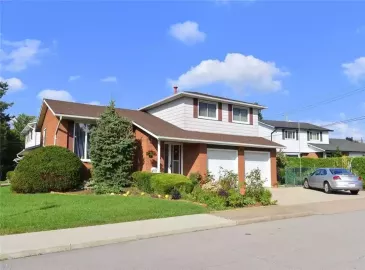 Hamilton, ON L8K5G5, 4 Bedrooms Bedrooms, ,2 BathroomsBathrooms,Single Family,For Sale,H4173573