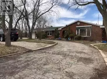 215 Burnhamthorpe Road, Oakville, Ontario L6H7B6, 4 Bedrooms Bedrooms, ,3 BathroomsBathrooms,Single Family,For Sale,Burnhamthorpe,W6800784