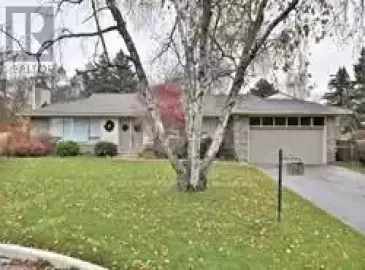 12 King Maple Place, Toronto, ON M2K1X6, 6 Bedrooms Bedrooms, ,3 BathroomsBathrooms,Single Family,For Sale,King Maple,C7007590