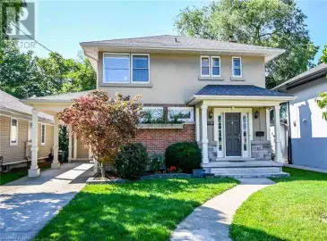 70 HILLCREST Avenue, St. Catharines, ON L2R4Y1, 3 Bedrooms Bedrooms, ,3 BathroomsBathrooms,Single Family,For Sale,HILLCREST,40484962