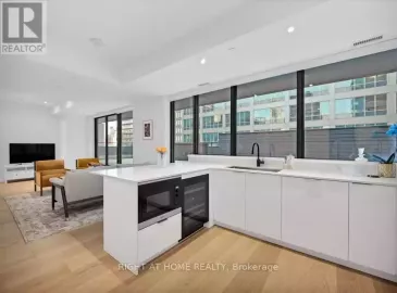 22 Lombard Street, Toronto, Ontario M5C1M1, 2 Bedrooms Bedrooms, ,2 BathroomsBathrooms,Single Family,For Sale,Lombard,C7045498