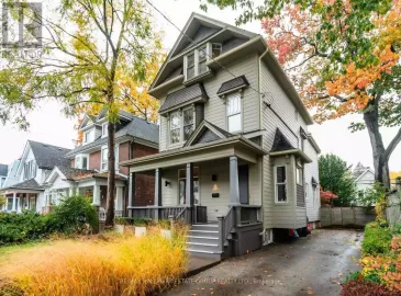 126 Lee, Toronto, ON M4E2P3, 6 Bedrooms Bedrooms, ,4 BathroomsBathrooms,Single Family,For Sale,Lee,E7252348