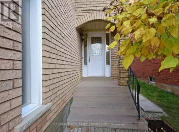 5720 Tayside Crescent, Mississauga, Ontario L5M5J4, 3 Bedrooms Bedrooms, ,3 BathroomsBathrooms,Single Family,For Lease,Tayside,W7282440