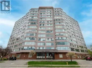 7 GALE Crescent, St. Catharines, Ontario L2R7M8, 2 Bedrooms Bedrooms, ,2 BathroomsBathrooms,Single Family,For Sale,GALE,40509535 7 GALE Crescent, St. Catharines, Ontario L2R7M8, 2 Bedrooms Bedrooms, ,2 BathroomsBathrooms,Single Family,For Sale,GALE,40509535