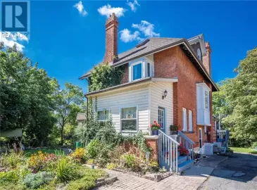 125 Nairne Street, Haldimand, Ontario N3W1C4, 5 Bedrooms Bedrooms, ,3 BathroomsBathrooms,Single Family,For Sale,Nairne,X7015410 125 Nairne Street, Haldimand, Ontario N3W1C4, 5 Bedrooms Bedrooms, ,3 BathroomsBathrooms,Single Family,For Sale,Nairne,X7015410