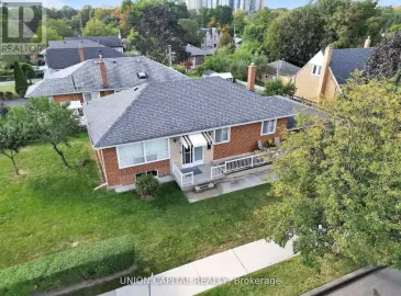 66 Ridge Point Crescent, Toronto, Ontario M6M2Z8, 2 Bedrooms Bedrooms, ,1 BathroomBathrooms,Single Family,For Lease,Ridge Point,W7204548