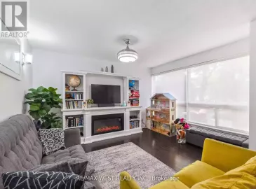 3060 Constitution Boulevard, Mississauga, Ontario L4Y3X8, 3 Bedrooms Bedrooms, ,1 BathroomBathrooms,Single Family,For Sale,Constitution,W7206600 3060 Constitution Boulevard, Mississauga, Ontario L4Y3X8, 3 Bedrooms Bedrooms, ,1 BathroomBathrooms,Single Family,For Sale,Constitution,W7206600