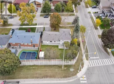 481 Corbin Court, Mississauga, Ontario L5A1M2, 4 Bedrooms Bedrooms, ,2 BathroomsBathrooms,Single Family,For Sale,Corbin,W7207522