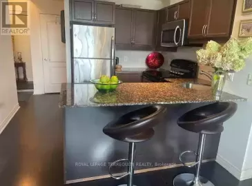 3865 Lake Shore Boulevard, Toronto, Ontario M8W0A2, 2 Bedrooms Bedrooms, ,1 BathroomBathrooms,Single Family,For Sale,Lake Shore,W7207844