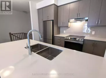 21 Honeycrisp Crescent, Vaughan, ON L4K0N6, 2 Bedrooms Bedrooms, ,3 BathroomsBathrooms,Single Family,For Lease,Honeycrisp,N7290832