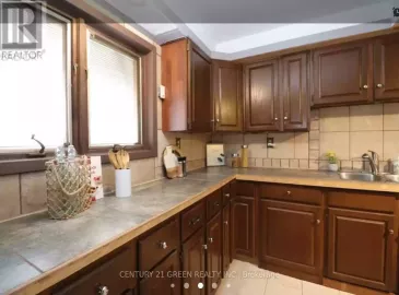 2603 Pillette Road, Windsor, ON N8T1P9, 4 Bedrooms Bedrooms, ,3 BathroomsBathrooms,Single Family,For Lease,Pillette,X6811506