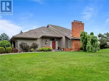 699 READ Road, Niagara-on-the-Lake, Ontario L0S1J0, 5 Bedrooms Bedrooms, ,4 BathroomsBathrooms,Single Family,For Sale,READ,40480107