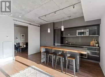 20 Minowan Miikan Lane, Toronto, Ontario M6J0E5, 2 Bedrooms Bedrooms, ,2 BathroomsBathrooms,Single Family,For Sale,Minowan Miikan,C7025566 20 Minowan Miikan Lane, Toronto, Ontario M6J0E5, 2 Bedrooms Bedrooms, ,2 BathroomsBathrooms,Single Family,For Sale,Minowan Miikan,C7025566