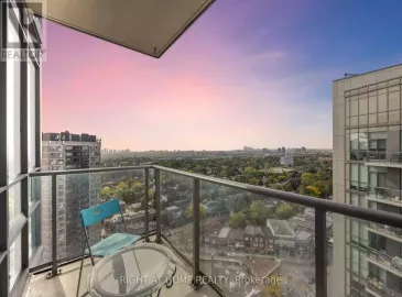 500 St Clair, Toronto, Ontario M6C1A8, 2 Bedrooms Bedrooms, ,2 BathroomsBathrooms,Single Family,For Sale,St Clair,C7050992