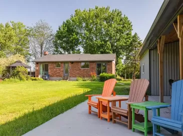 Welland, ON L3B5N7, 2 Bedrooms Bedrooms, ,2 BathroomsBathrooms,Single Family,For Sale,H4176653