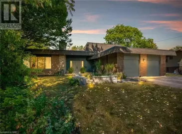 1 PYRAMID Place, St. Catharines, ON L2T2N6, 5 Bedrooms Bedrooms, ,6 BathroomsBathrooms,Single Family,For Sale,PYRAMID,40496678 1 PYRAMID Place, St. Catharines, ON L2T2N6, 5 Bedrooms Bedrooms, ,6 BathroomsBathrooms,Single Family,For Sale,PYRAMID,40496678