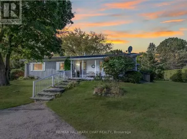 2 Walnut Court, Innisfil, ON L9S1M8, 2 Bedrooms Bedrooms, ,2 BathroomsBathrooms,Single Family,For Sale,Walnut,N7211898 2 Walnut Court, Innisfil, ON L9S1M8, 2 Bedrooms Bedrooms, ,2 BathroomsBathrooms,Single Family,For Sale,Walnut,N7211898
