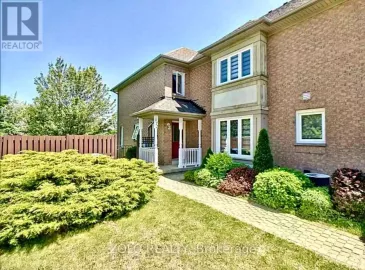 172 Pressed Brick Drive, Brampton, ON L6V4K6, 3 Bedrooms Bedrooms, ,2 BathroomsBathrooms,Single Family,For Sale,Pressed Brick,W7270544