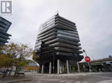21 Lawren Harris Square, Toronto, Ontario M5A0T4, 2 Bedrooms Bedrooms, ,2 BathroomsBathrooms,Single Family,For Lease,Lawren Harris,C7286874