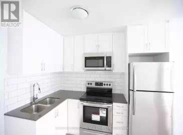 245 Howland, Toronto, Ontario M5R3B7, 2 Bedrooms Bedrooms, ,1 BathroomBathrooms,Single Family,For Lease,Howland,C7290872 245 Howland, Toronto, Ontario M5R3B7, 2 Bedrooms Bedrooms, ,1 BathroomBathrooms,Single Family,For Lease,Howland,C7290872