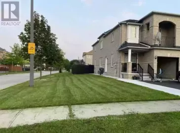 570 Rossellini Drive, Mississauga, ON L5W1M4, 3 Bedrooms Bedrooms, ,3 BathroomsBathrooms,Single Family,For Lease,Rossellini,W7293086