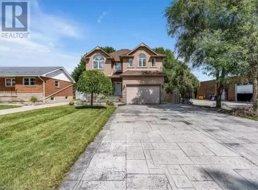 18 BLOSSOM Lane, Hamilton, Ontario L9C2W6, 6 Bedrooms Bedrooms, ,4 BathroomsBathrooms,Single Family,For Sale,BLOSSOM,40486728