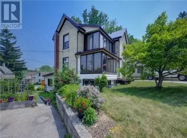 11 CROSS Street, Elmira, Ontario N3B2S3, 7 Bedrooms Bedrooms, ,2 BathroomsBathrooms,Multi-family,For Sale,CROSS,40498383 11 CROSS Street, Elmira, Ontario N3B2S3, 7 Bedrooms Bedrooms, ,2 BathroomsBathrooms,Multi-family,For Sale,CROSS,40498383