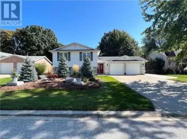 836 LAWNDALE Avenue, Kingsville, ON N9Y3Y8, 3 Bedrooms Bedrooms, ,3 BathroomsBathrooms,Single Family,For Sale,LAWNDALE,40498303