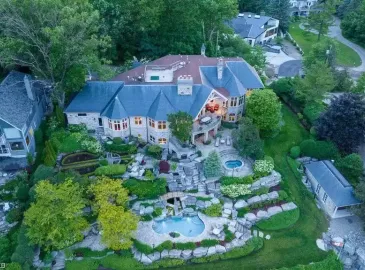 872 WHITTIER Crescent, Mississauga, ON L5H2X3, 4 Bedrooms Bedrooms, ,6 BathroomsBathrooms,Single Family,For Sale,WHITTIER,40512166