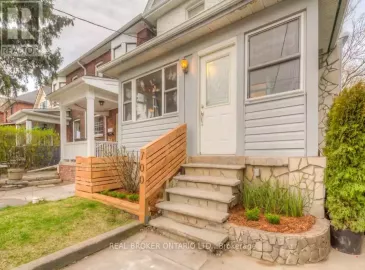 700 Beresford, Toronto, Ontario M6S3C5, 2 Bedrooms Bedrooms, ,2 BathroomsBathrooms,Single Family,For Lease,Beresford,W7295002 700 Beresford, Toronto, Ontario M6S3C5, 2 Bedrooms Bedrooms, ,2 BathroomsBathrooms,Single Family,For Lease,Beresford,W7295002