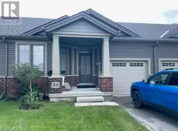 32 ELLIS Avenue, St. Catharines, Ontario L2P0E6, 3 Bedrooms Bedrooms, ,3 BathroomsBathrooms,Single Family,For Sale,ELLIS,40474904
