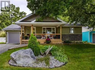 711 JOHN Street, Dunnville, Ontario N1A2R5, 2 Bedrooms Bedrooms, ,3 BathroomsBathrooms,Single Family,For Sale,JOHN,40486319