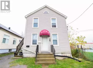 4 MANCHESTER Avenue, St. Catharines, ON L2R1N8, 5 Bedrooms Bedrooms, ,3 BathroomsBathrooms,Multi-family,For Sale,MANCHESTER,40491770