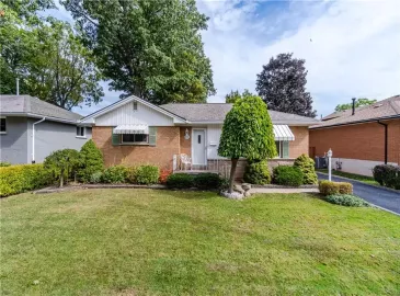 Burlington, ON L7L4R3, 3 Bedrooms Bedrooms, ,2 BathroomsBathrooms,Single Family,For Sale,H4175072
