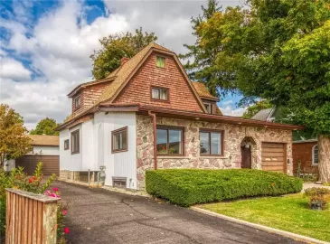 Cayuga, ON N0A1E0, 5 Bedrooms Bedrooms, ,3 BathroomsBathrooms,Single Family,For Sale,H4175785