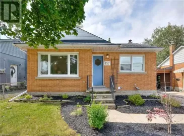 457 HIGHLAND Road, Kitchener, Ontario N2M3W8, 3 Bedrooms Bedrooms, ,2 BathroomsBathrooms,Single Family,For Sale,HIGHLAND,40497243