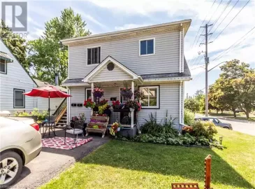 104 OAKWOOD Avenue, Cambridge, ON N3H4J2, 6 Bedrooms Bedrooms, ,3 BathroomsBathrooms,Multi-family,For Sale,OAKWOOD,40496689