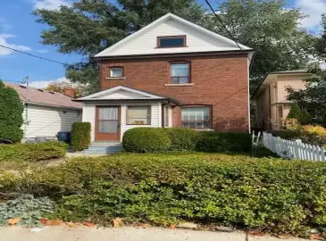 Toronto, Ontario M6S3W1, 3 Bedrooms Bedrooms, ,1 BathroomBathrooms,Single Family,For Sale,H4176747